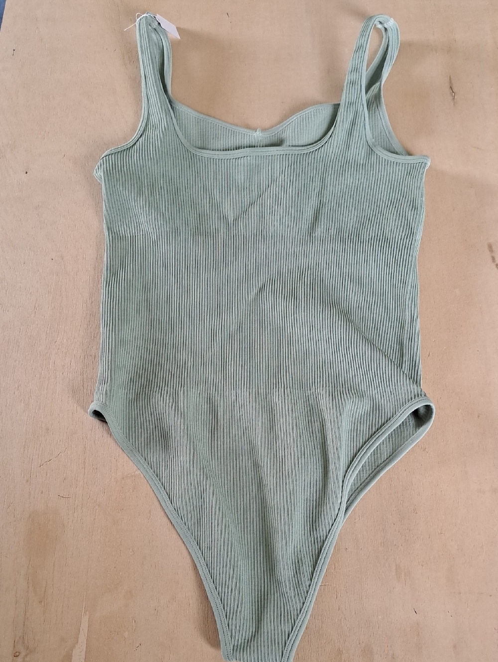 OQQ V-Neck Sleeveless Ribbed Seamless Stretch Fitted Bodysuit Cream Sz L - Picture 6 of 9